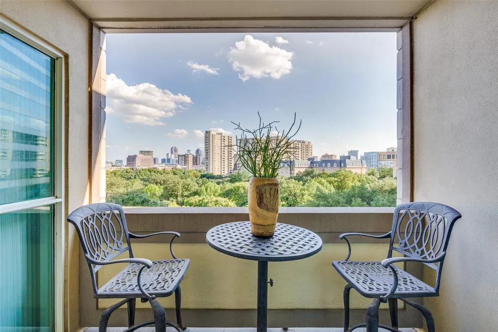 3401 Lee Parkway, #605