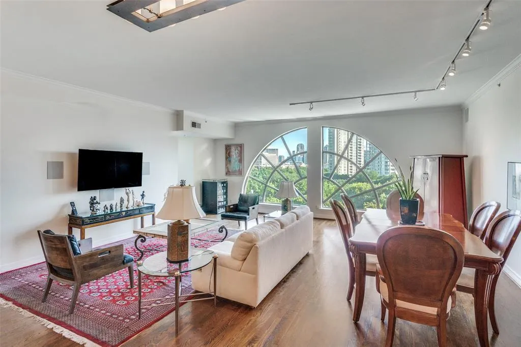 3401 Lee Parkway, #605