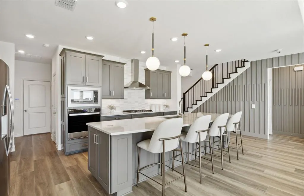 2613 Landmark Drive