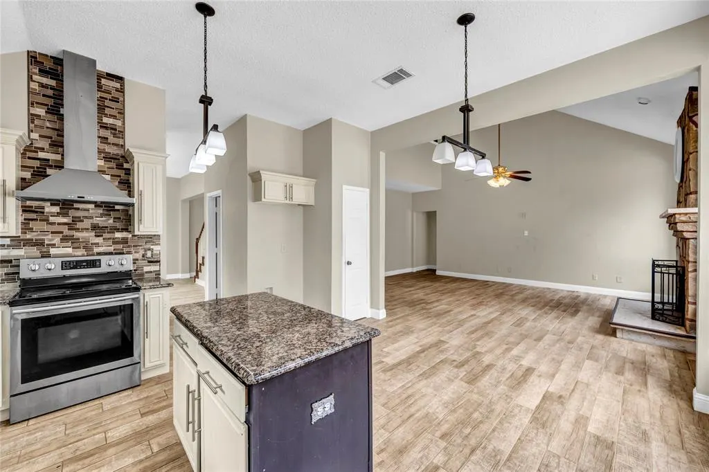 900 Doral Circle