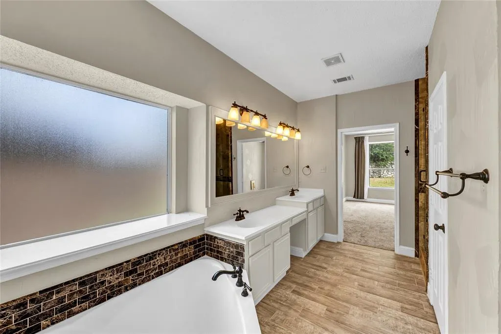 900 Doral Circle