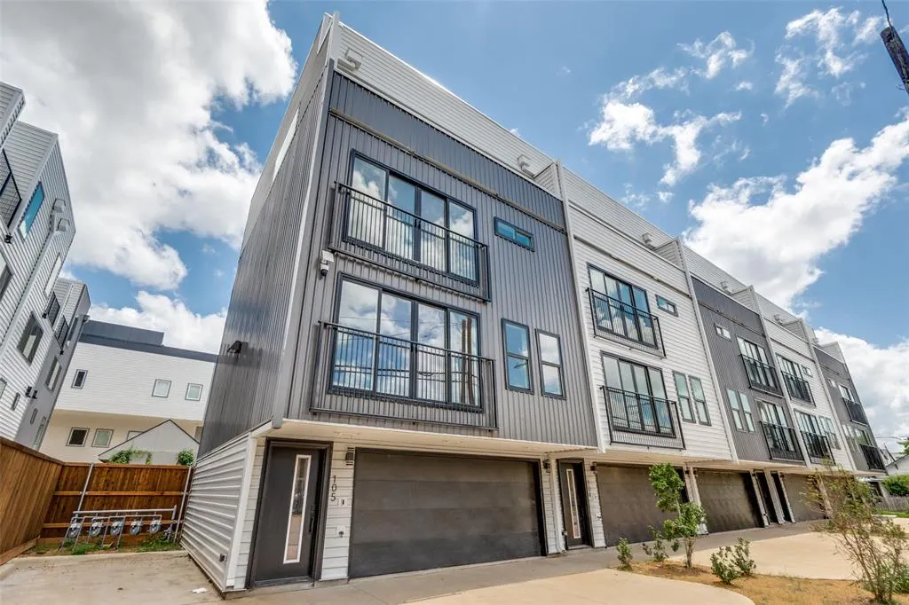 4701 San Jacinto Street, #103
