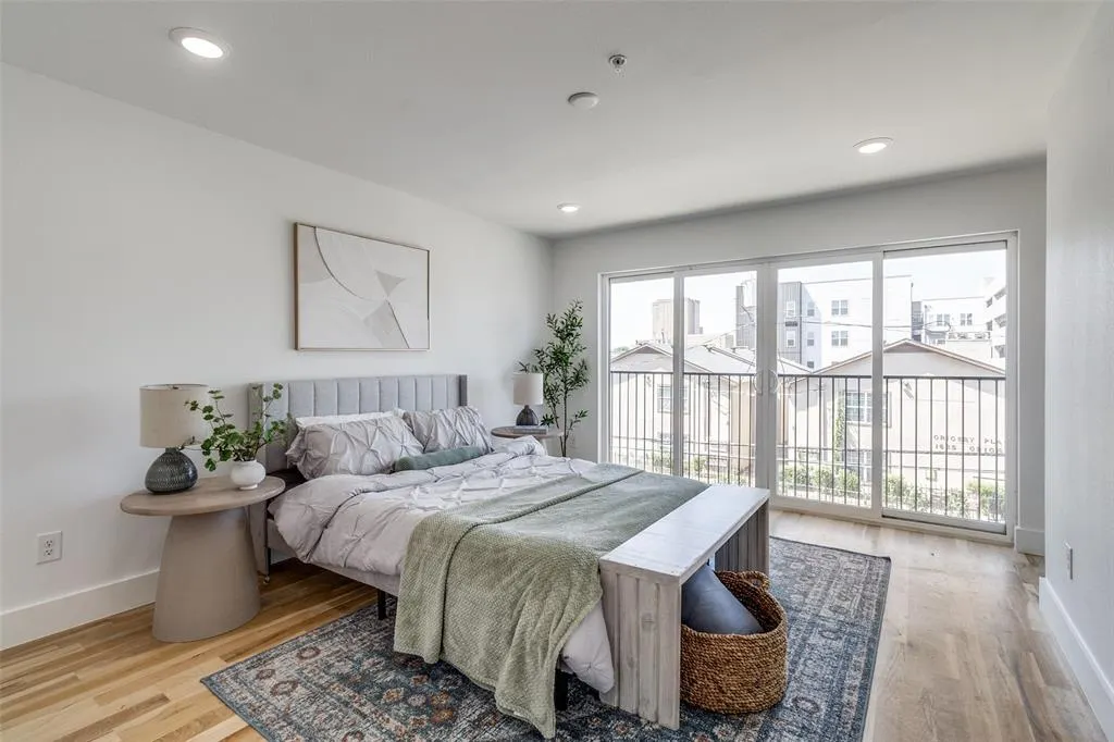 4701 San Jacinto Street, #103