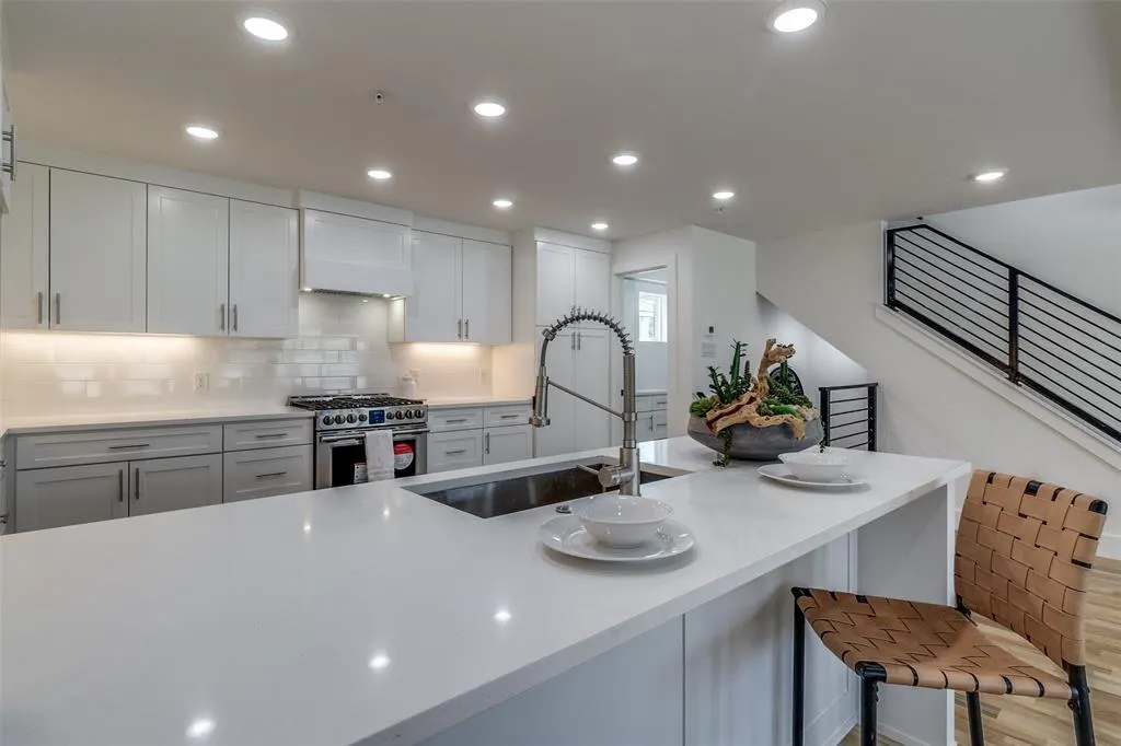 4701 San Jacinto Street, #103