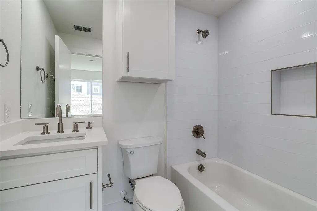 4701 San Jacinto Street, #103