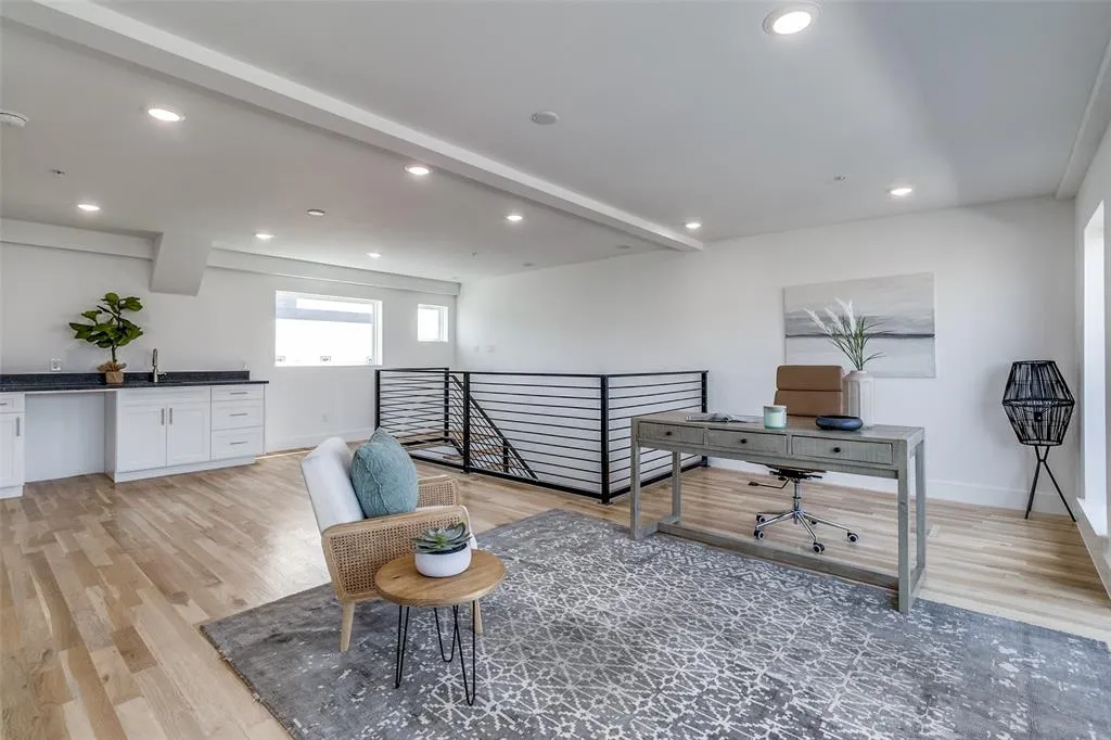 4701 San Jacinto Street, #103