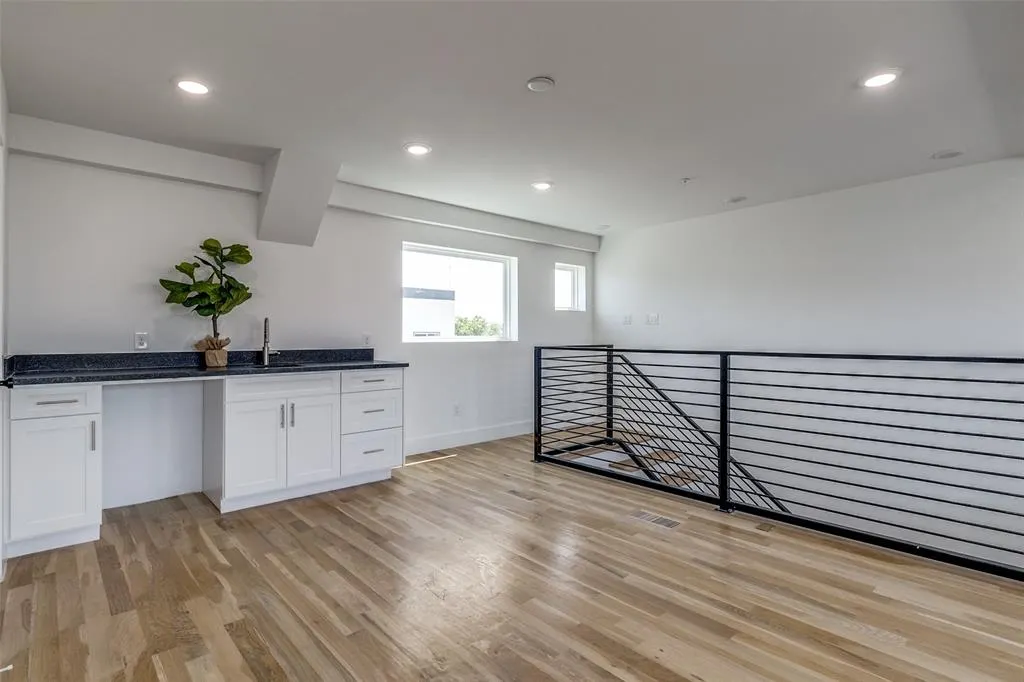 4701 San Jacinto Street, #103