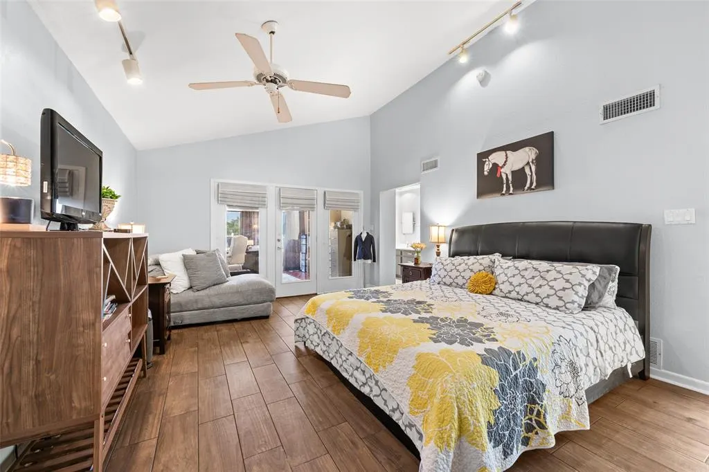 6140 Moss Rose Lane