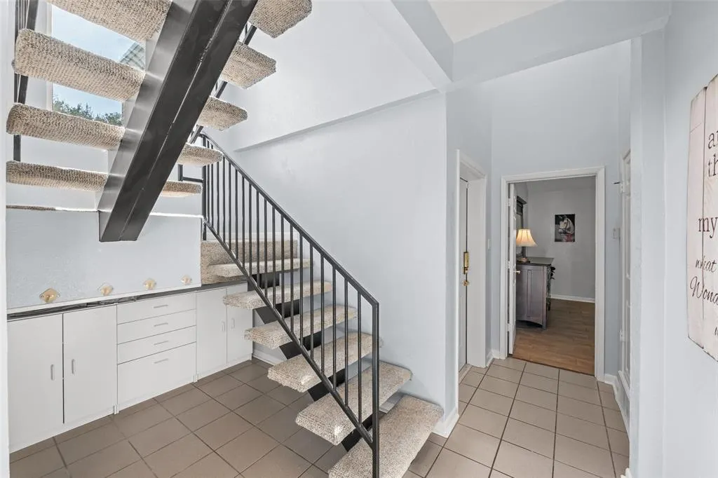 6140 Moss Rose Lane
