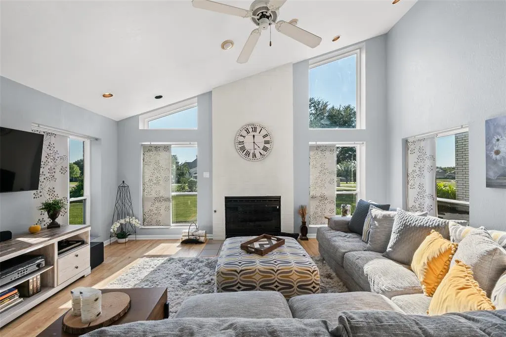 6140 Moss Rose Lane