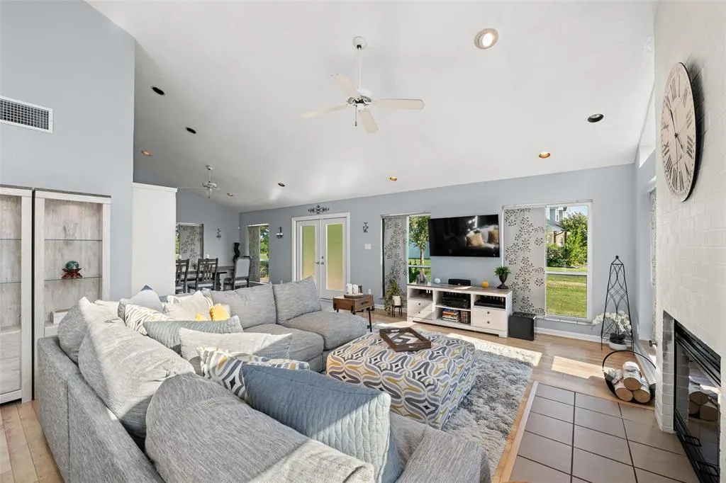 6140 Moss Rose Lane