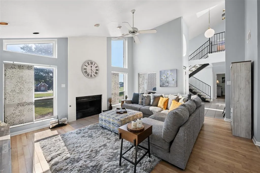 6140 Moss Rose Lane