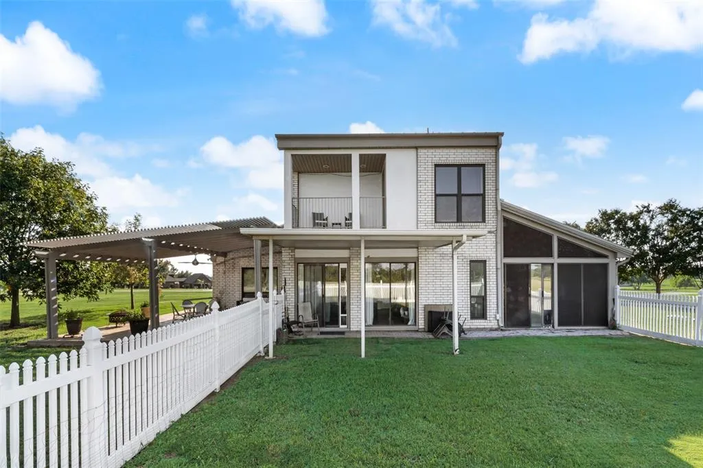6140 Moss Rose Lane