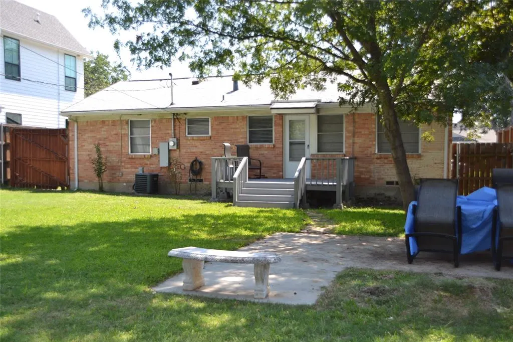 3879 Clover Lane