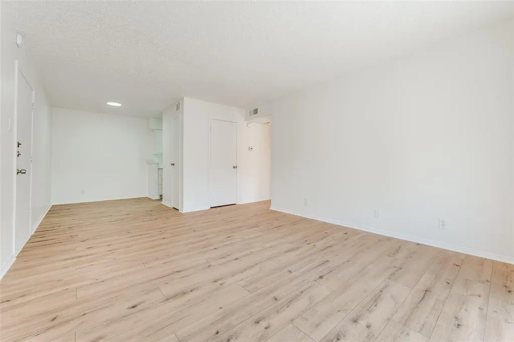 4859 Cedar Springs Road, #337