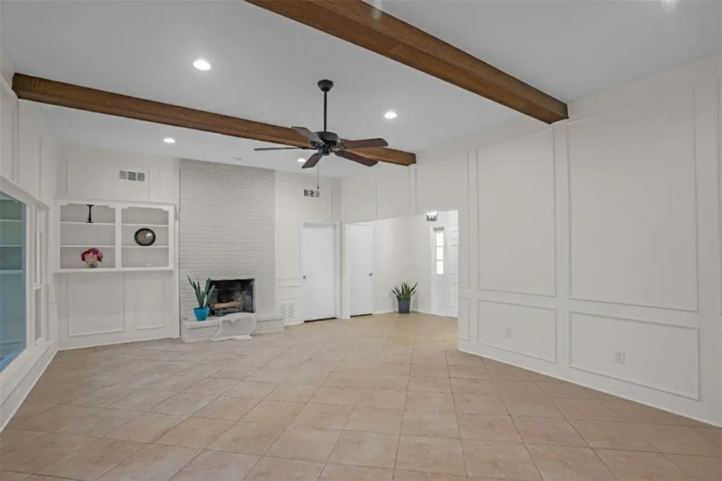 2209 Golden Willow Lane