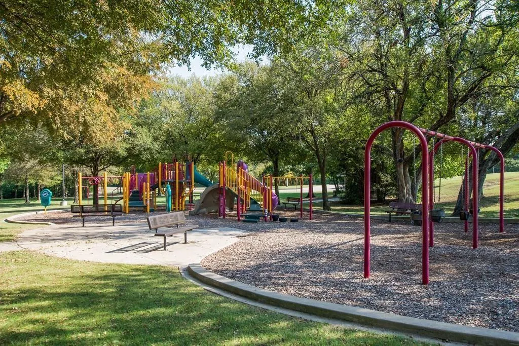 2209 Golden Willow Lane