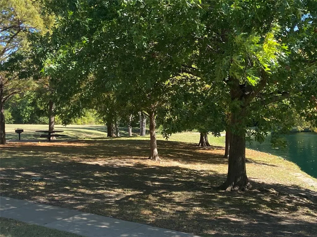 2209 Golden Willow Lane