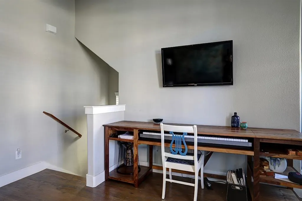 1310 Palm Canyon Drive