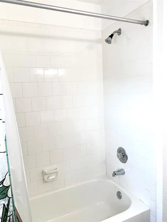 7813 Aqua Vista Drive