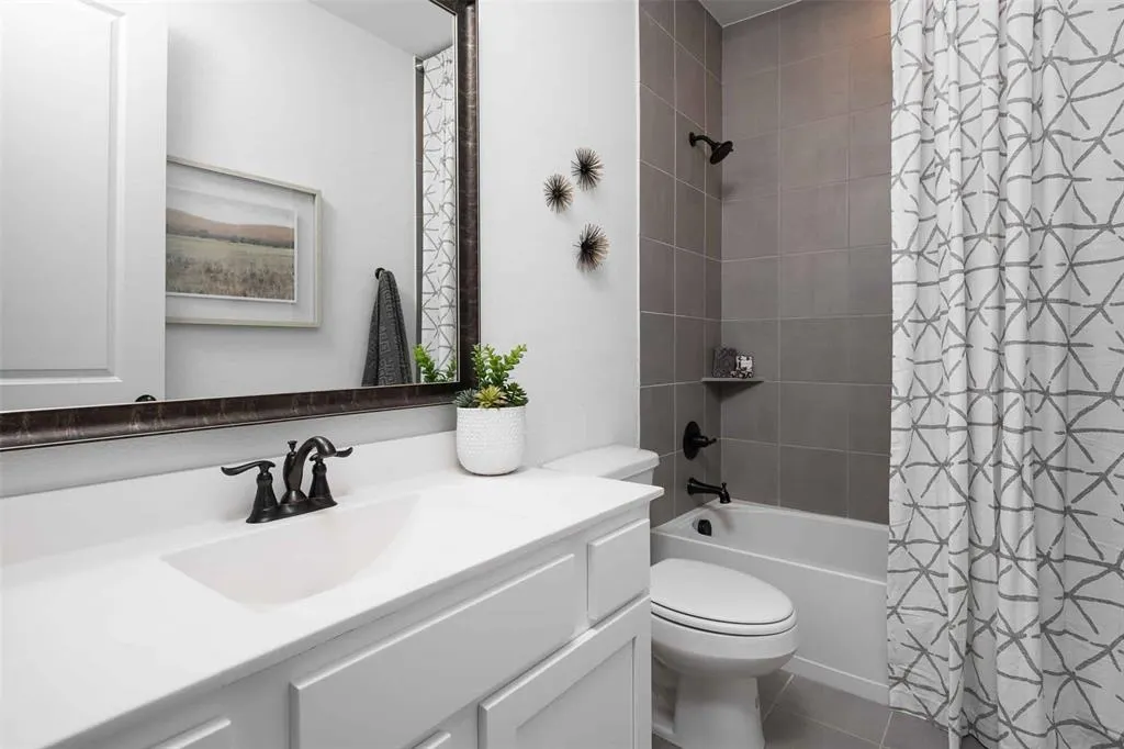 7260 Dragonfly Lane