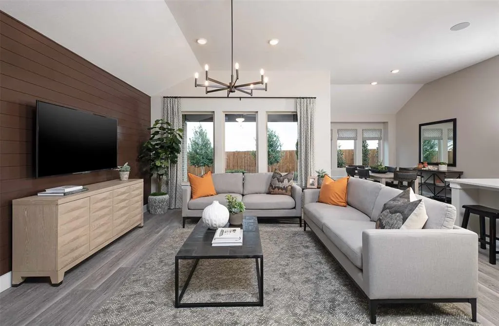 7260 Dragonfly Lane