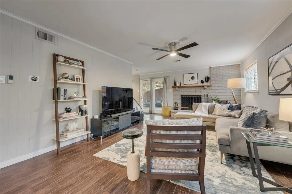 1529 Windchime Drive