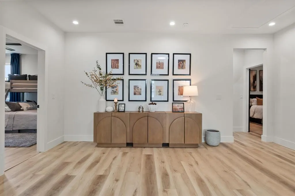 4029 Ivanhoe Lane