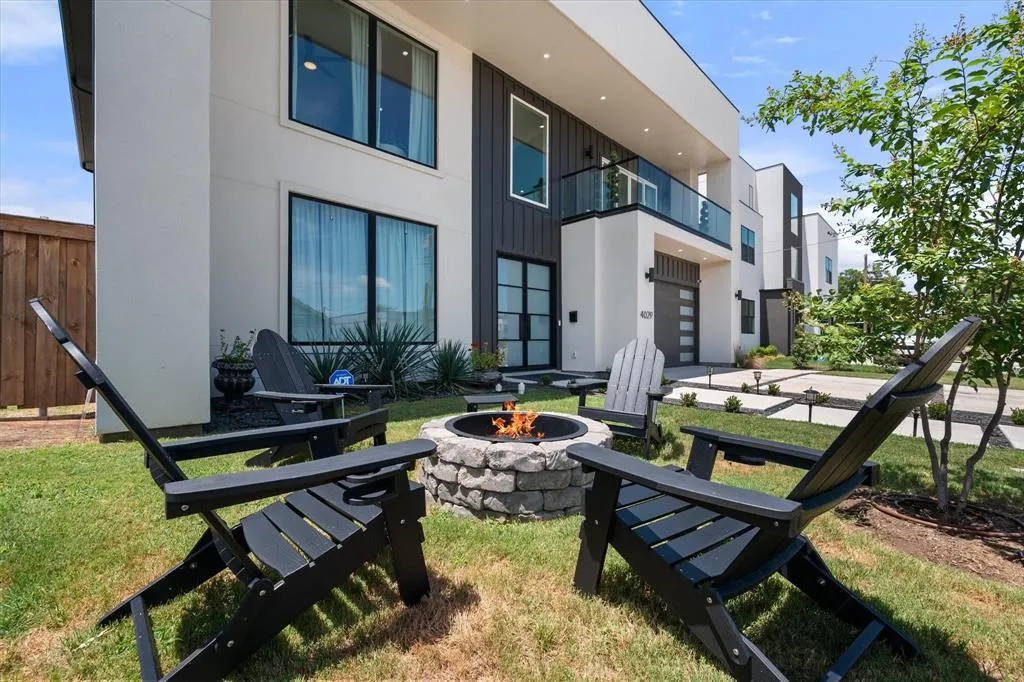 4029 Ivanhoe Lane