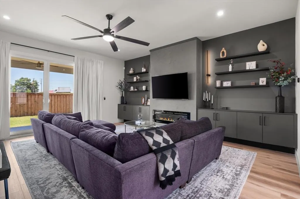4029 Ivanhoe Lane