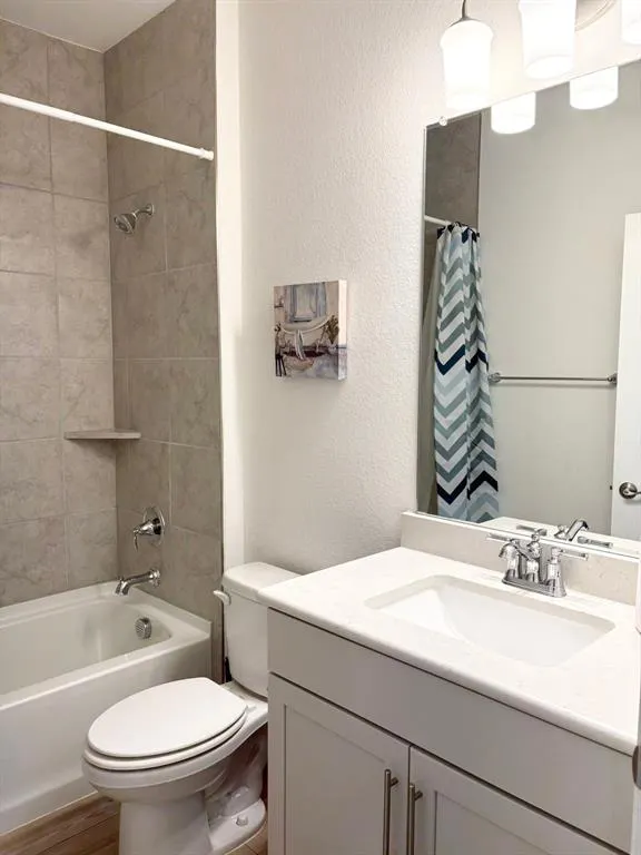 1527 Overlook Court