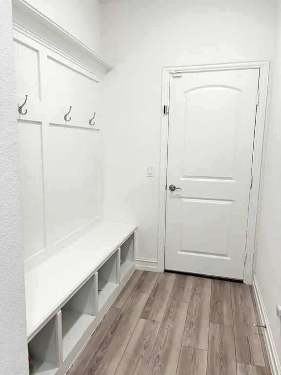 1527 Overlook Court