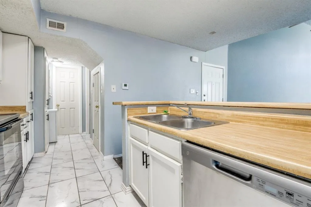9825 Walnut Street, #M 205