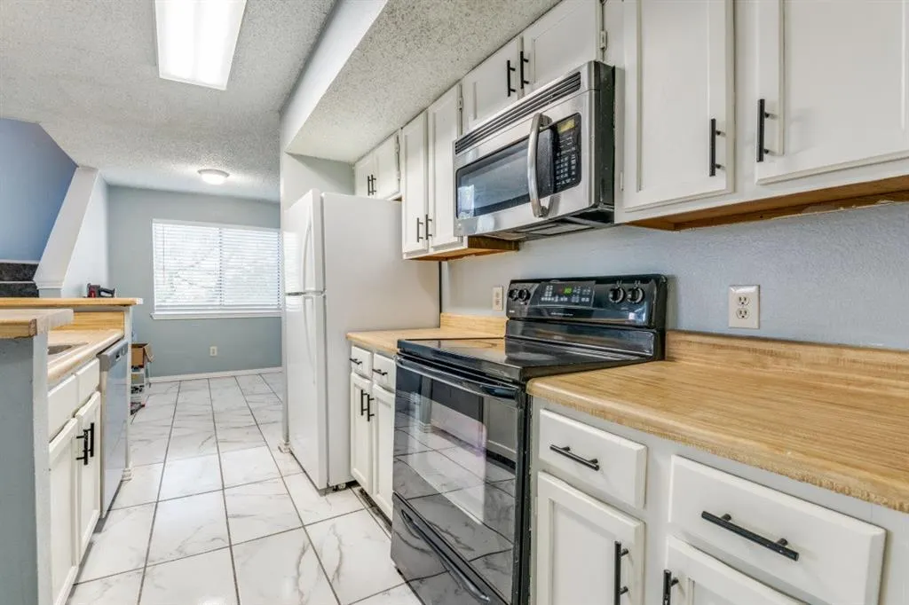 9825 Walnut Street, #M 205