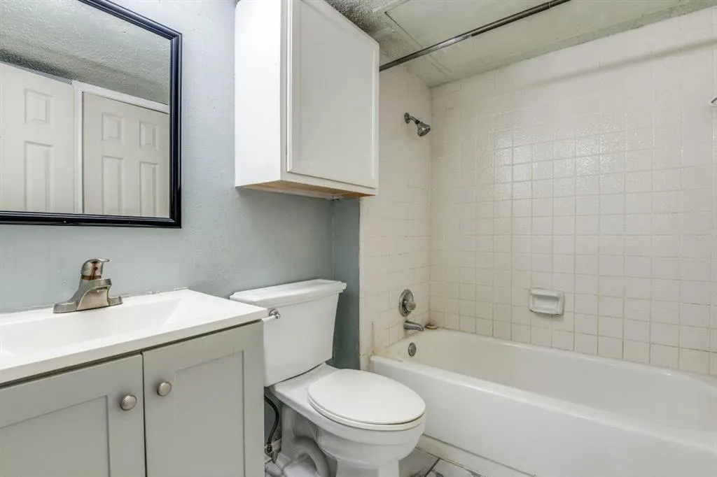 9825 Walnut Street, #M 205
