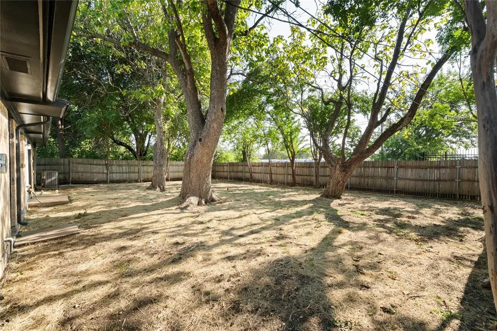 4927 Eastgate Circle