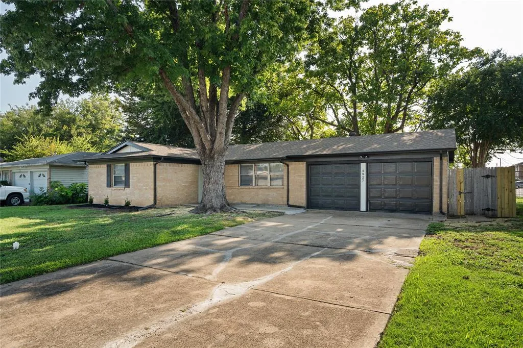 4927 Eastgate Circle