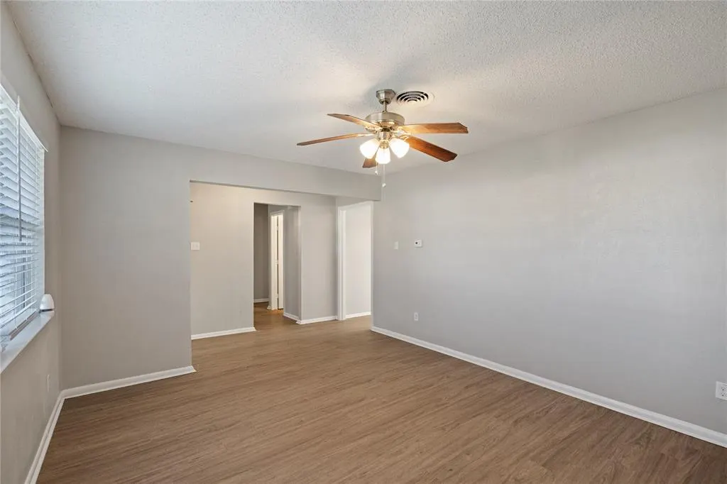 4927 Eastgate Circle