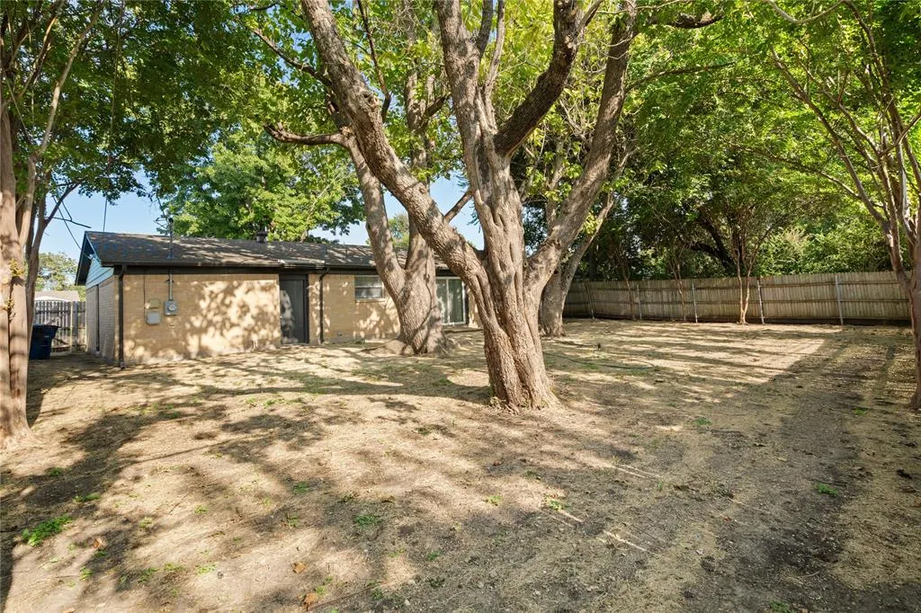 4927 Eastgate Circle