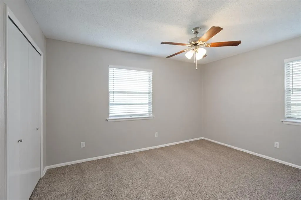 4927 Eastgate Circle