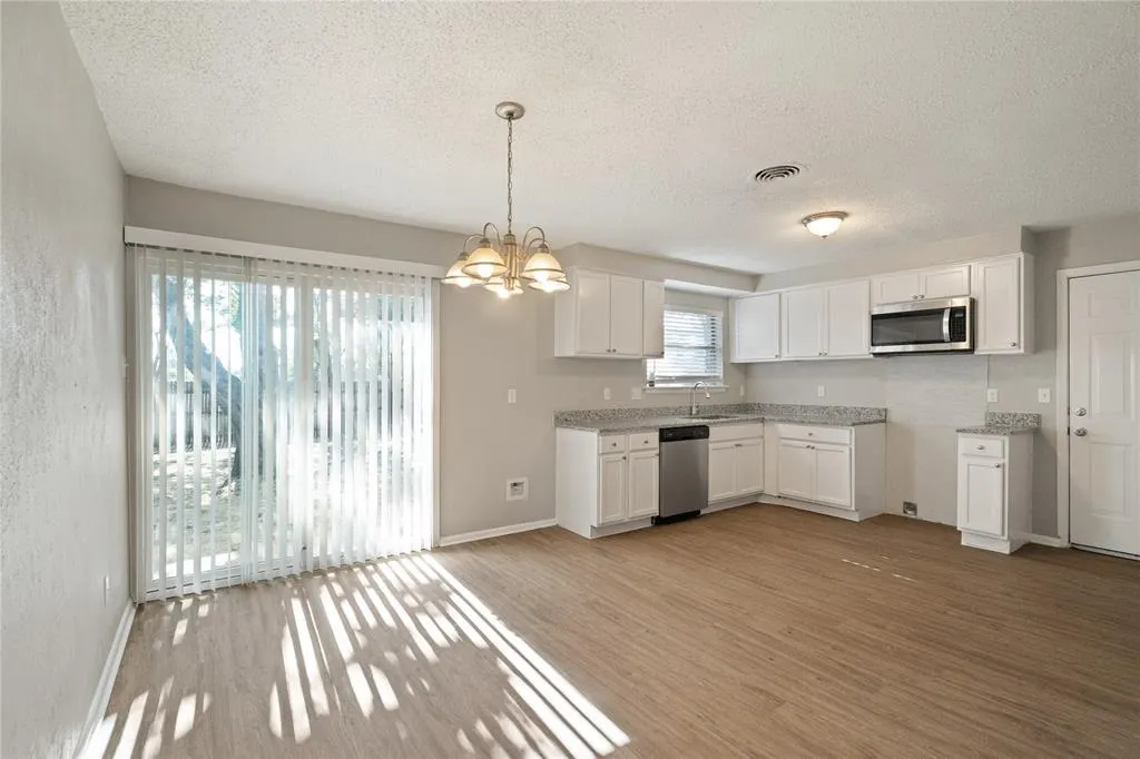 4927 Eastgate Circle