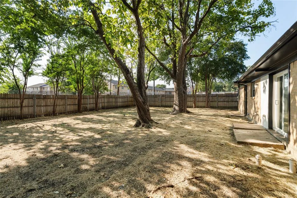 4927 Eastgate Circle
