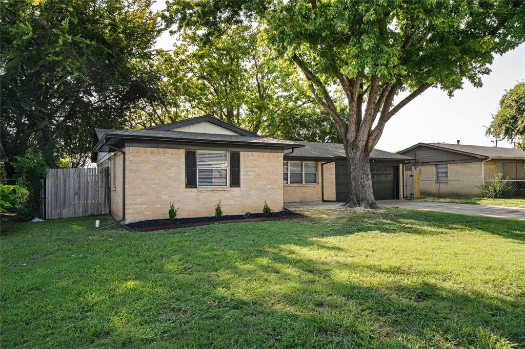 4927 Eastgate Circle
