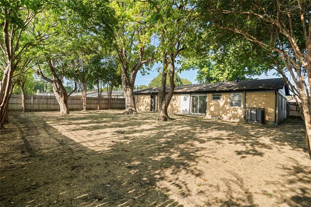 4927 Eastgate Circle