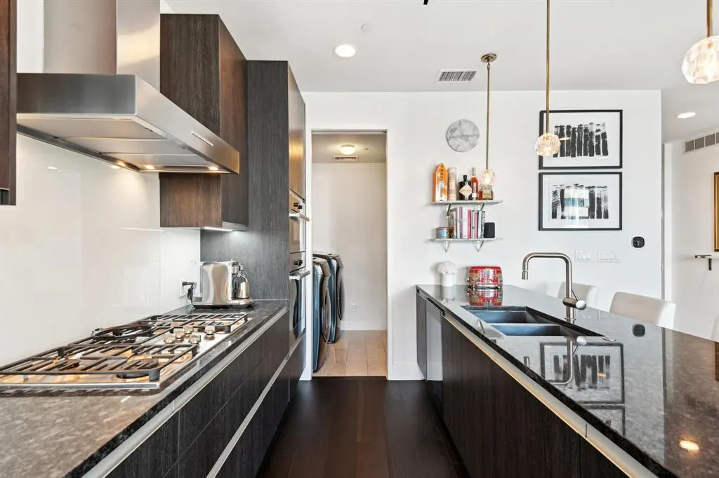 3130 N Harwood Street, #705