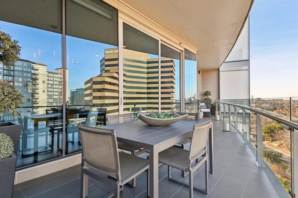 3130 N Harwood Street, #705