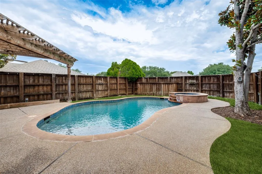 4621 Hinton Drive