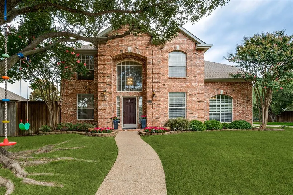 4621 Hinton Drive