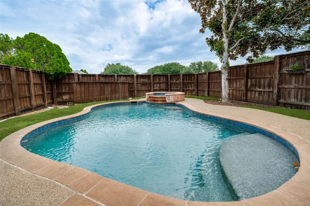 4621 Hinton Drive