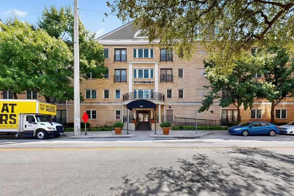 3400 Welborn Street, #404